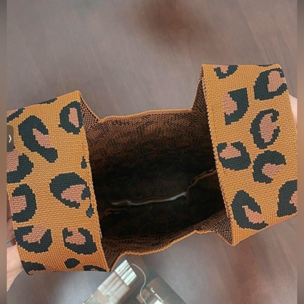 ✨NEW✨ Leopard Print mini wrist wristlet Bag clutch - Picture 8 of 8